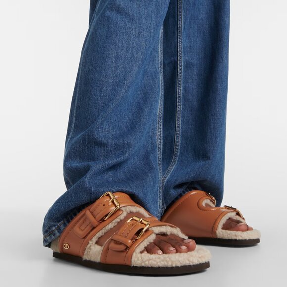 Valentino Garavani Fussfriend shearling-lined leather sandals, Size 37,New w Box - Picture 2 of 7